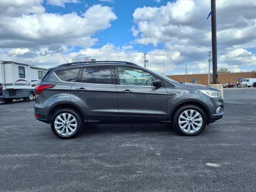 Magnetic J7 2019 Ford Escape SEL