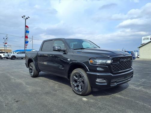 Diamond Black Crystal Pearl Coat (pxj) 2026 RAM 1500 Big Horn/Lone Star