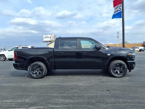 Diamond Black Crystal Pearl Coat (pxj) 2026 RAM 1500 Big Horn/Lone Star