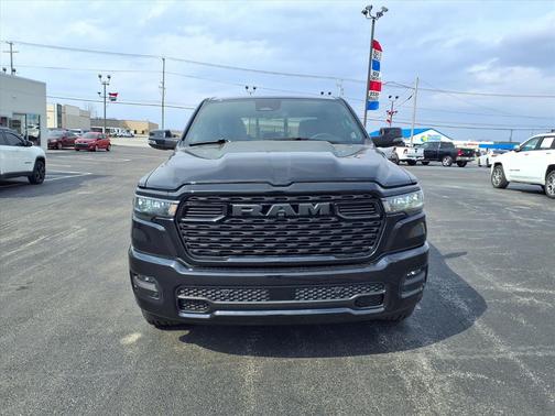 Diamond Black Crystal Pearl Coat (pxj) 2026 RAM 1500 Big Horn/Lone Star