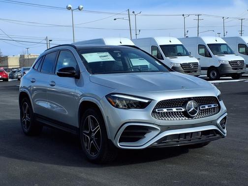 Cirrus Silver Metallic 2025 Mercedes-Benz GLA 250 4MATIC