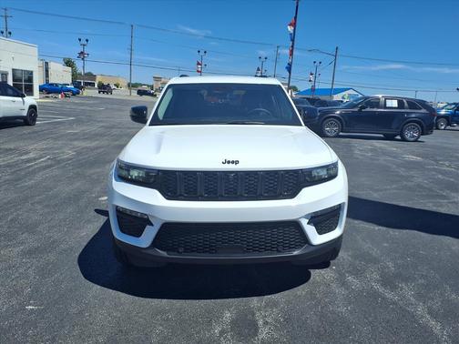 Bright White Clear Coat 2024 Jeep Grand Cherokee Limited
