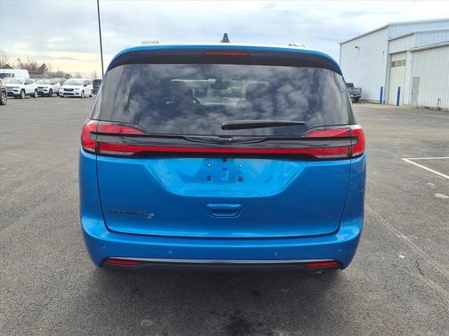 2026 Chrysler Pacifica L