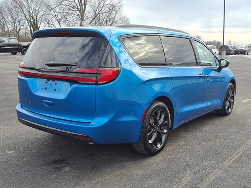 2026 Chrysler Pacifica L