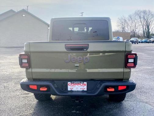 41 2025 Jeep Gladiator Mojave 4x4