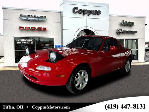 Red 1990 Mazda MX-5 Miata 2dr Convertible