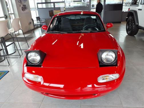 Red 1990 Mazda MX-5 Miata 2dr Convertible