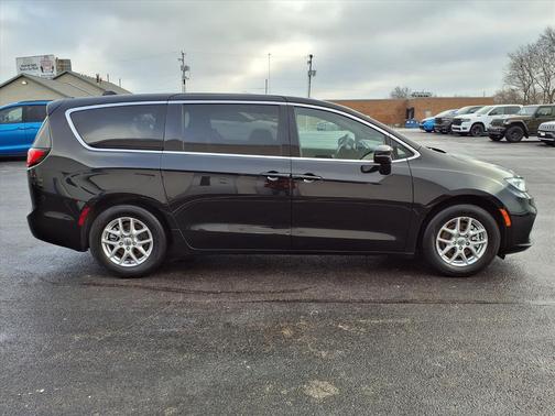 2025 Chrysler Pacifica L