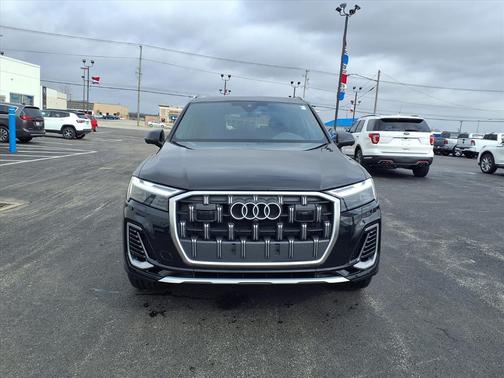 2025 Audi Q7 55 Premium Plus