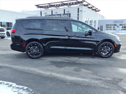 2026 Chrysler Pacifica L