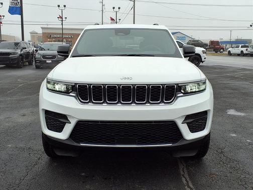 2026 Jeep Grand Cherokee Laredo