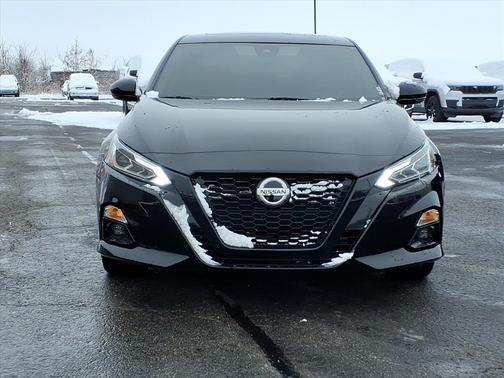 2022 Nissan Altima SR FWD