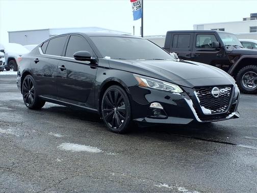 2022 Nissan Altima SR FWD