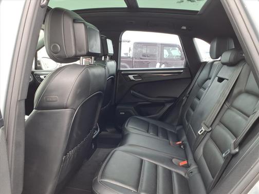 2019 Porsche Macan S