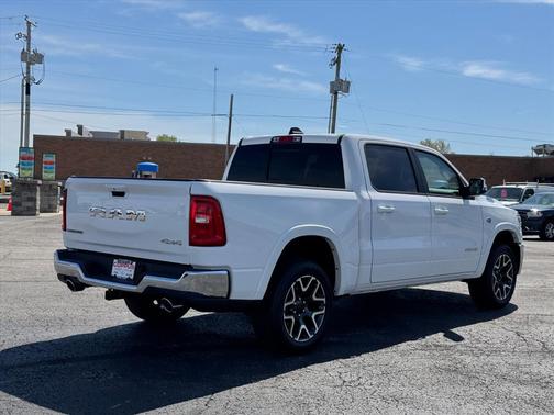 Bright White Clear Coat (pw7) 2026 RAM 1500 Laramie