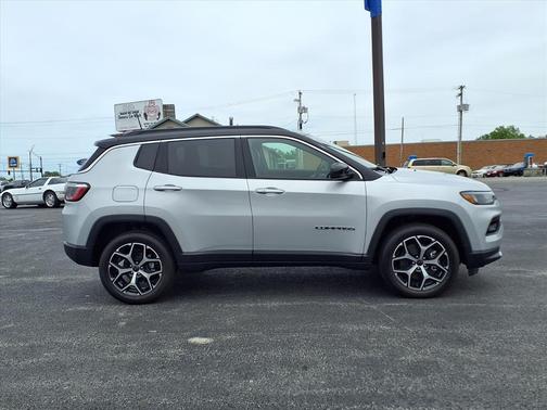 Silver Zynith Clear Coat (pse) 2026 Jeep Compass Limited