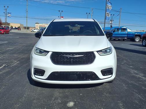 2026 Chrysler Pacifica L