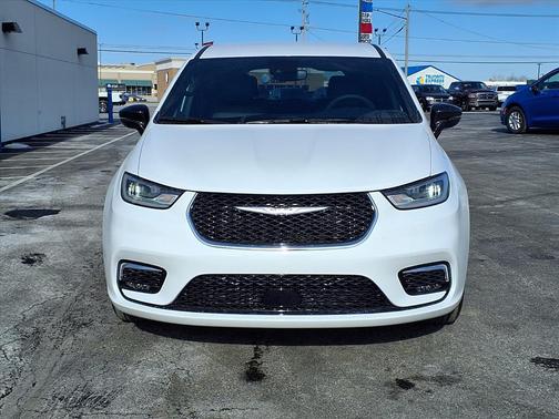 2026 Chrysler Pacifica L