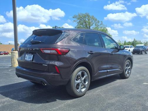 Cinnabar Red L8 2023 Ford Escape ST-Line
