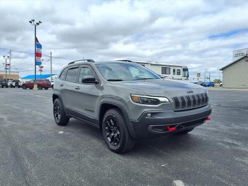 Sting-Gray Clear Coat 2023 Jeep Cherokee Trailhawk