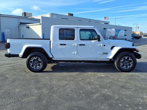 2026 Jeep Gladiator Sahara