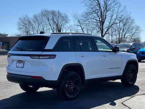 2026 Jeep Grand Cherokee Altitude