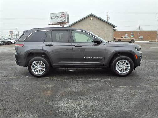 2026 Jeep Grand Cherokee Laredo