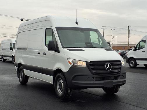 2025 Mercedes-Benz Sprinter 2500 Standard Roof