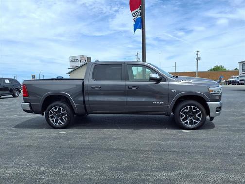 Granite Crystal Metallic Clear Coat (pau) 2026 RAM 1500 Laramie