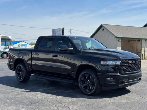 Diamond Black Crystal Pearl Coat (pxj) 2026 RAM 1500 Big Horn/Lone Star