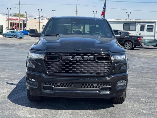 Diamond Black Crystal Pearl Coat (pxj) 2026 RAM 1500 Big Horn/Lone Star