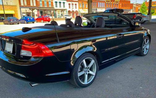 2011 Volvo C70 T5