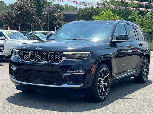 2022 Jeep Grand Cherokee Summit