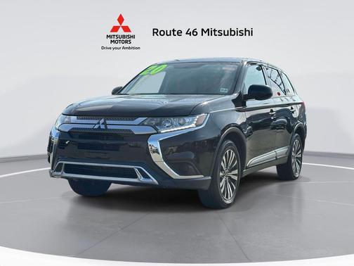 Labrador Black Metallic 2020 Mitsubishi Outlander ES