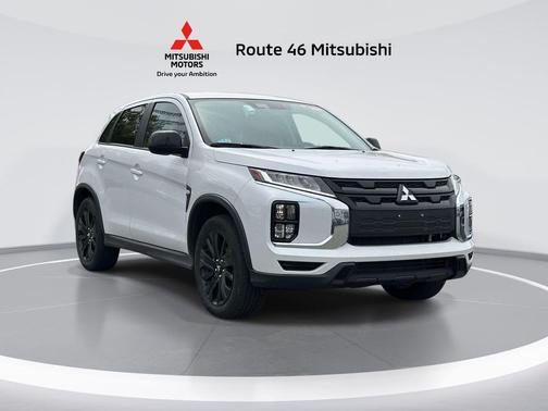 White Diamond 2025 Mitsubishi Outlander Sport 2.0 LE