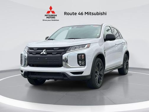 White Diamond 2025 Mitsubishi Outlander Sport 2.0 LE