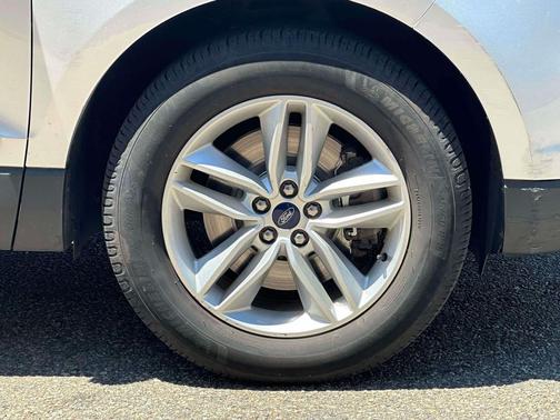 Ingot Silver Metallic 2016 Ford Edge SEL