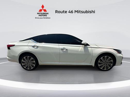 Pearl White Tricoat 2024 Nissan Altima 2.5 SL