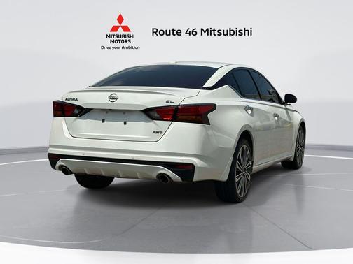 Pearl White Tricoat 2024 Nissan Altima 2.5 SL