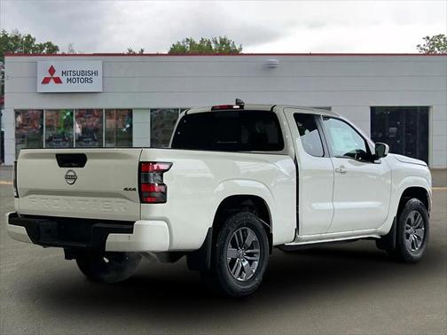 2025 Nissan Frontier SV