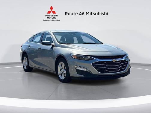 Sterling Gray Metallic 2024 Chevrolet Malibu FWD 1LT