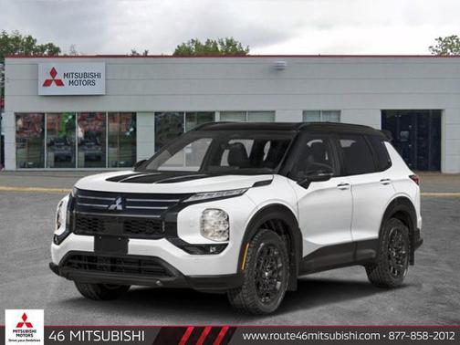 White Diamond With Black Roof 2026 Mitsubishi Outlander Trail Edition S-AWC
