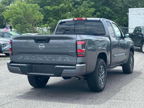 2025 Nissan Frontier SV