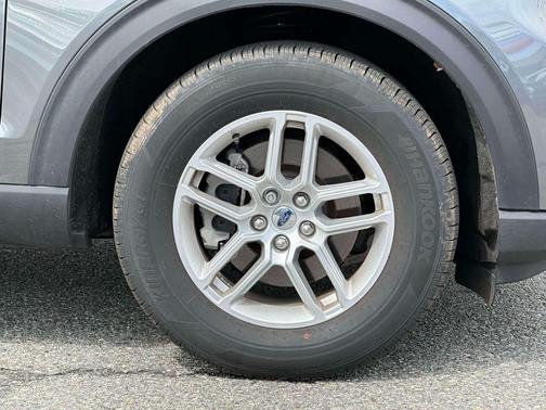 Carbonized Gray Metallic 2026 Ford Explorer Active