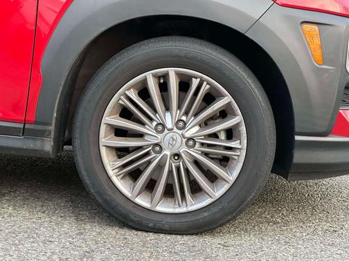 2021 Hyundai KONA SEL