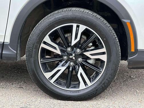 Alloy Silver Metallic 2025 Mitsubishi Eclipse Cross SE
