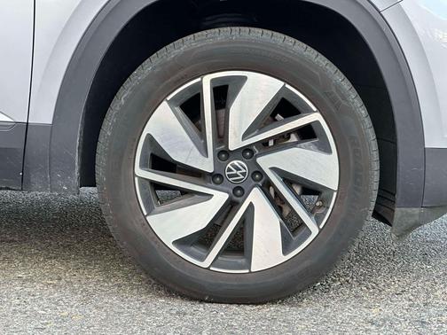 2024 Volkswagen Atlas 2.0T SE w/Technology 4MOTION