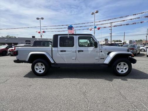 2022 Jeep Gladiator Sport S