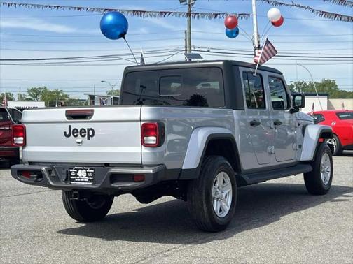 2022 Jeep Gladiator Sport S