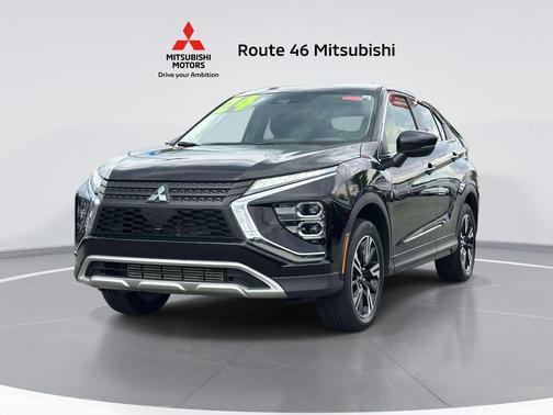 Labrador Black Pearl 2024 Mitsubishi Eclipse Cross SE